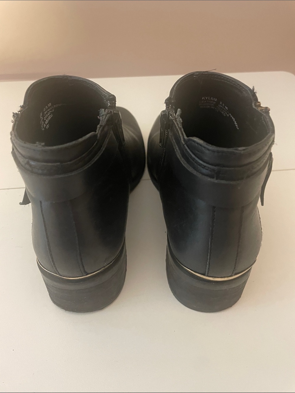 Steve Madden Black Leather Ankle Booties with Side Zipper Size 8W - Picture 7 of 14
